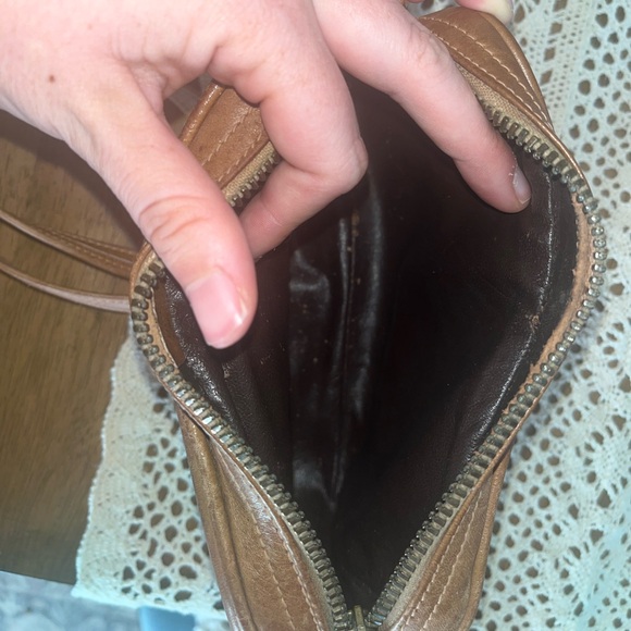 Vintage Gucci Crossbody Bag - Picture 5 of 8